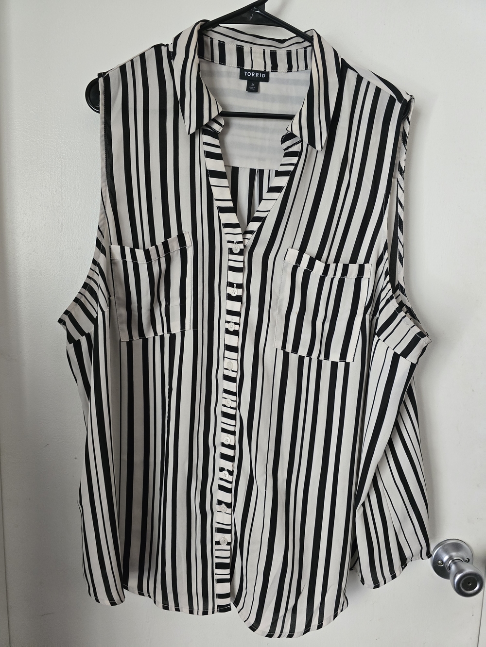 torrid Black & White Vertical Stripe Sleeveless Button-Down Shirt